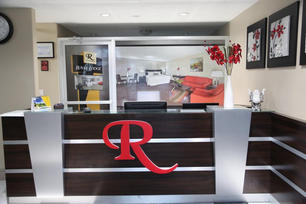 Royal Lodge Эдмонтон Экстерьер фото