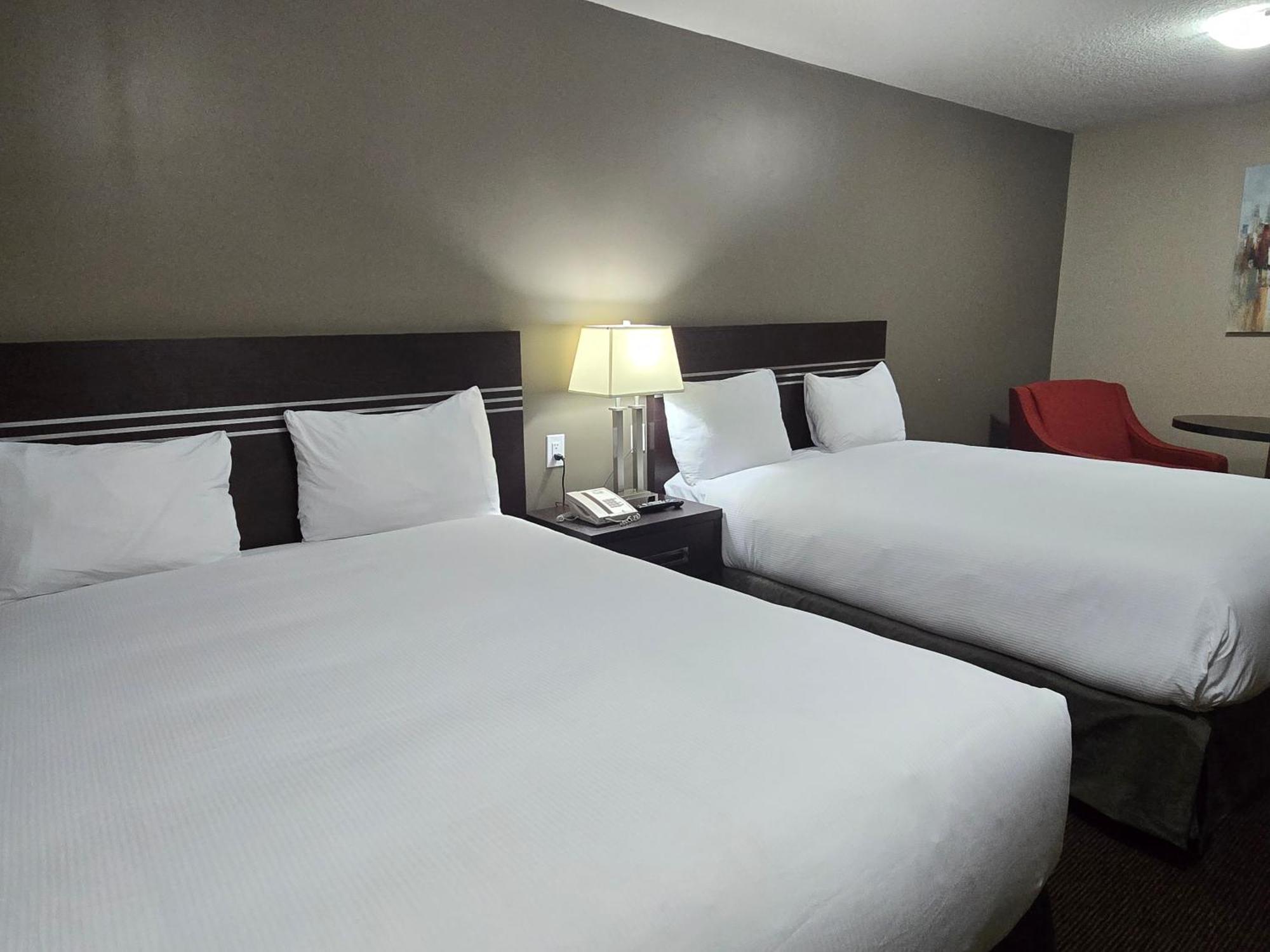 Royal Lodge Эдмонтон Экстерьер фото